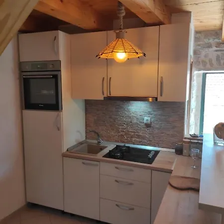 Semesterbostad With Jacuzzi Mili *