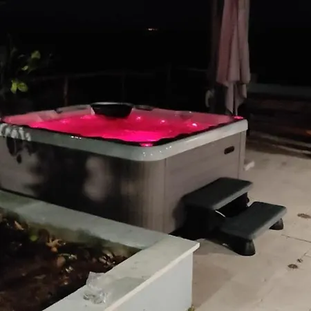 With Jacuzzi Mili