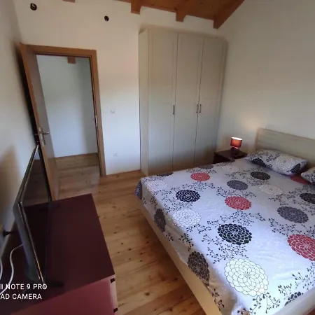 Holiday home With Jacuzzi Mili